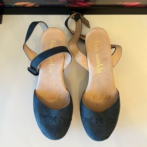 Five Worlds by Cordani Clogs in Navy-Size 6